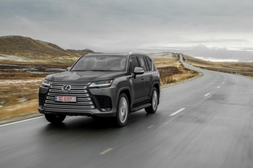 Объявлены цены на новый Lexus LX в России