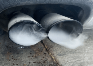 Определяем неисправность по дыму из выхлопной трубы