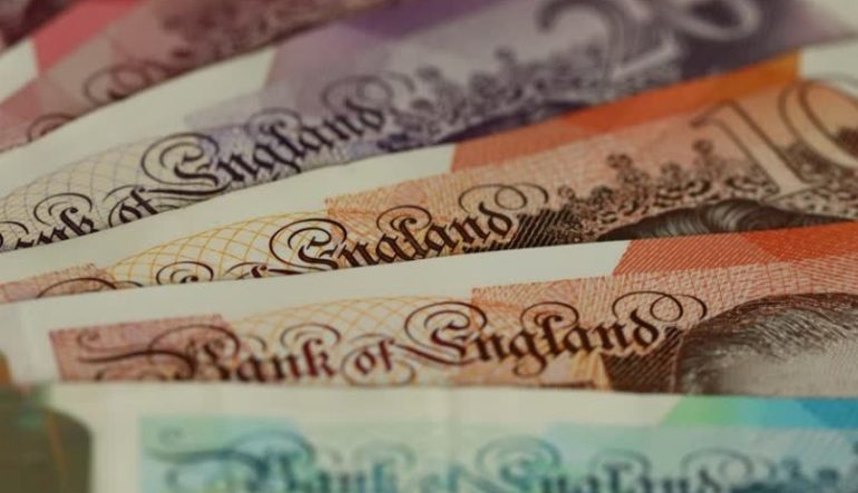 Фунты старых серий: как обменять без лишних трат в 2025