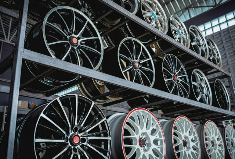 Литые диски и шины в Санкт-Петербурге: надежность и стиль от «Ириновского автоцентра»