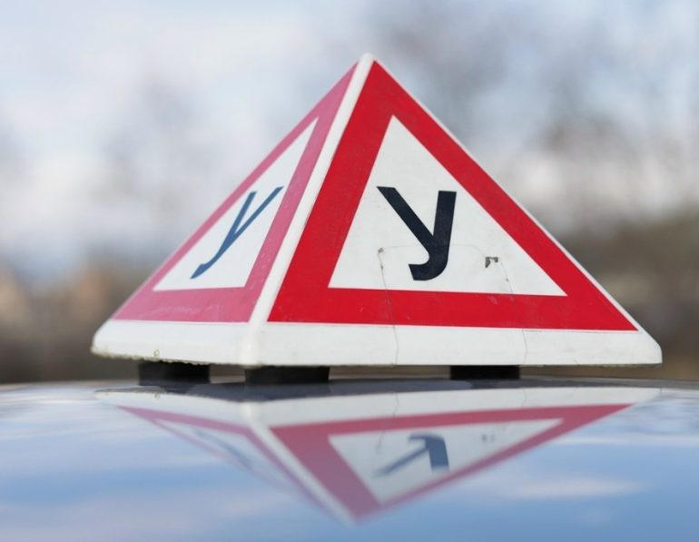 В каком возрасте можно сесть за руль?