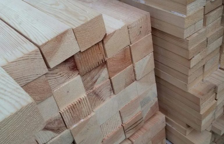 Что лучше: профилированный или строганный брус — мнение экспертов