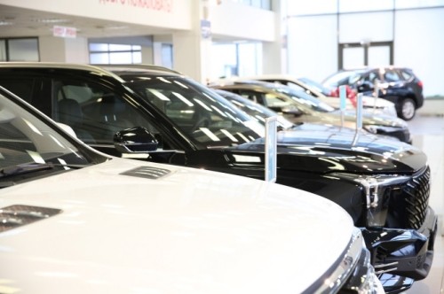 Продажи автотранспортных средств в РФ выросли впервые за последние три недели